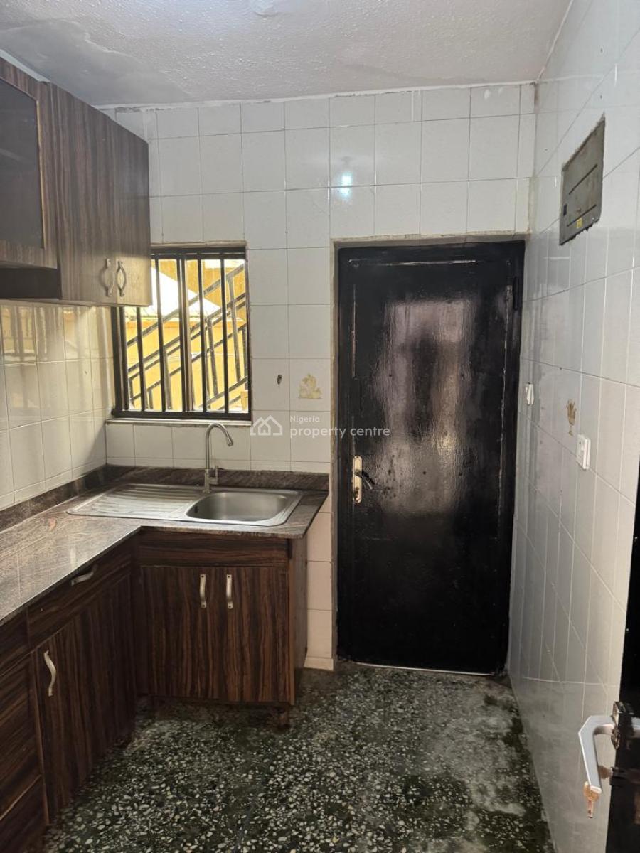 a Standard and Neat 3 Bedroom Flat, Borno Way, Alagomeji, Yaba, Lagos, Flat / Apartment for Rent
