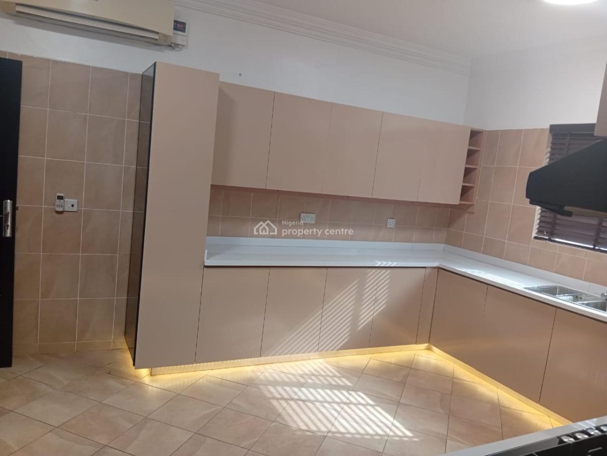 Tastefully Built Fully Serviced Three (3) Bedroom Apartment with Bq, Oniru, Lekki Phase 1, Lekki, Lagos, Flat / Apartment for Rent