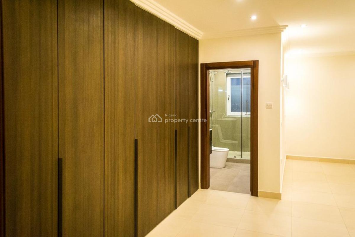 Spacious Water Front 3 Bedroom Apartment with Pool and Bq, Old Ikoyi, Ikoyi, Lagos, Flat / Apartment for Rent