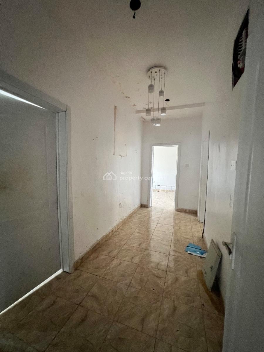 a Standard 3 Bedroom Flat, Beside Oakland Opposite Sky Mall, Lekki Phase 2, Lekki, Lagos, Flat / Apartment for Rent