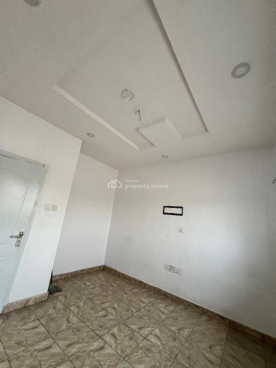a Standard 3 Bedroom Flat, Beside Oakland Opposite Sky Mall, Lekki Phase 2, Lekki, Lagos, Flat / Apartment for Rent