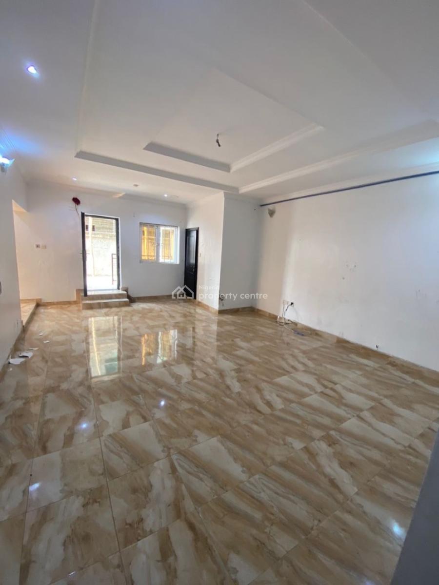 a Standard 3 Bedroom Flat, Scheme 2 Abraham Adesunya, Lekki Phase 2, Lekki, Lagos, Flat / Apartment for Rent