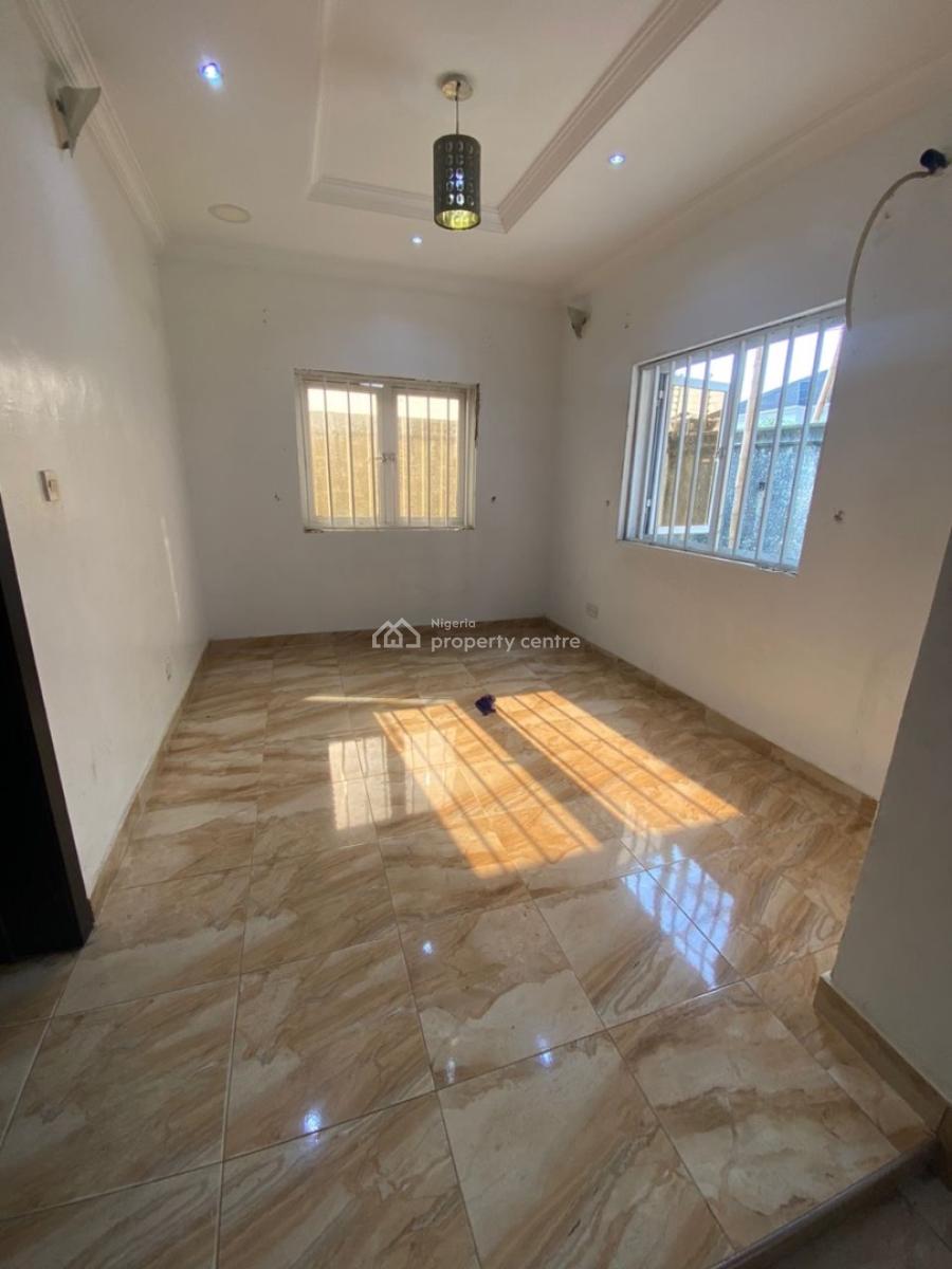 a Standard 3 Bedroom Flat, Scheme 2 Abraham Adesunya, Lekki Phase 2, Lekki, Lagos, Flat / Apartment for Rent