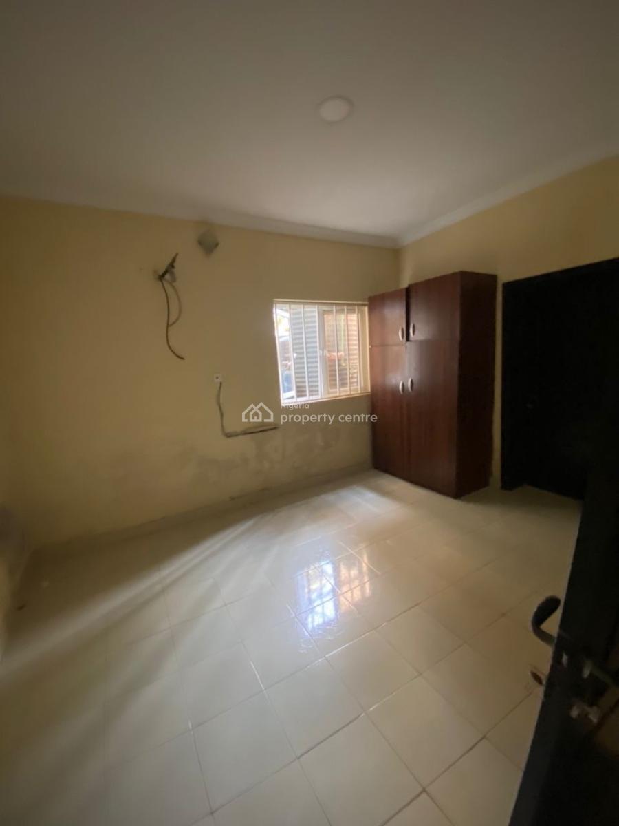 a Standard 3 Bedroom Flat, Scheme 2 Abraham Adesunya, Lekki Phase 2, Lekki, Lagos, Flat / Apartment for Rent