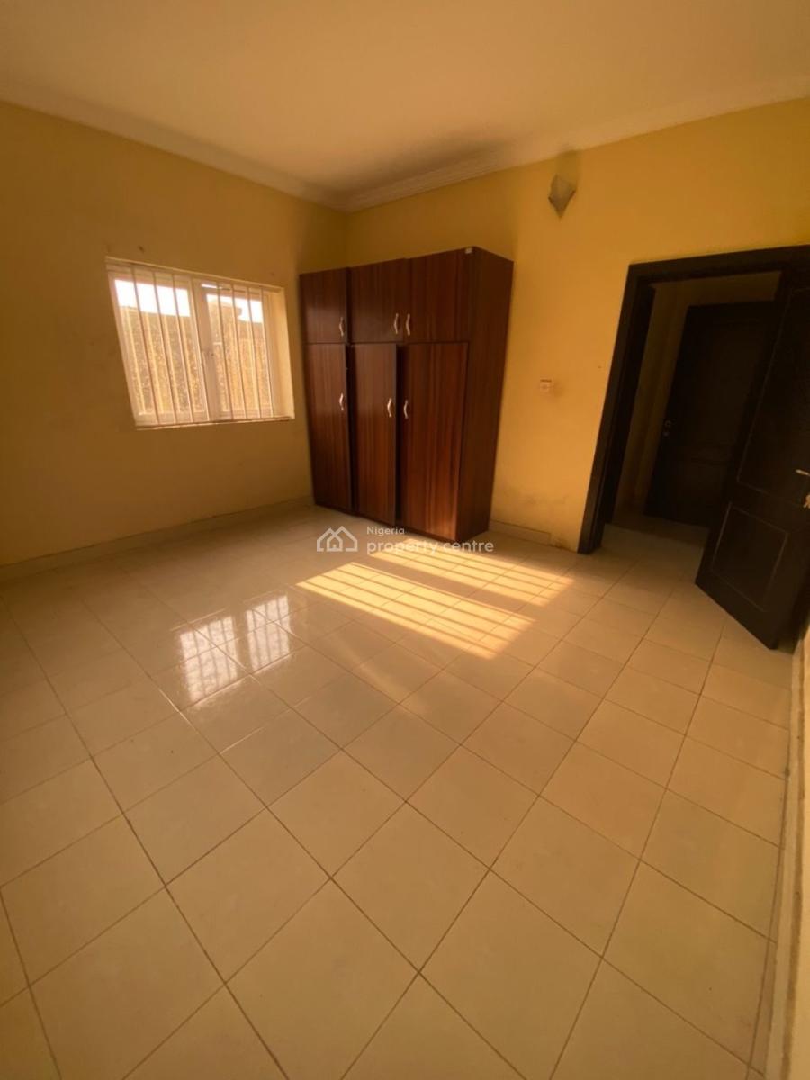 a Standard 3 Bedroom Flat, Scheme 2 Abraham Adesunya, Lekki Phase 2, Lekki, Lagos, Flat / Apartment for Rent