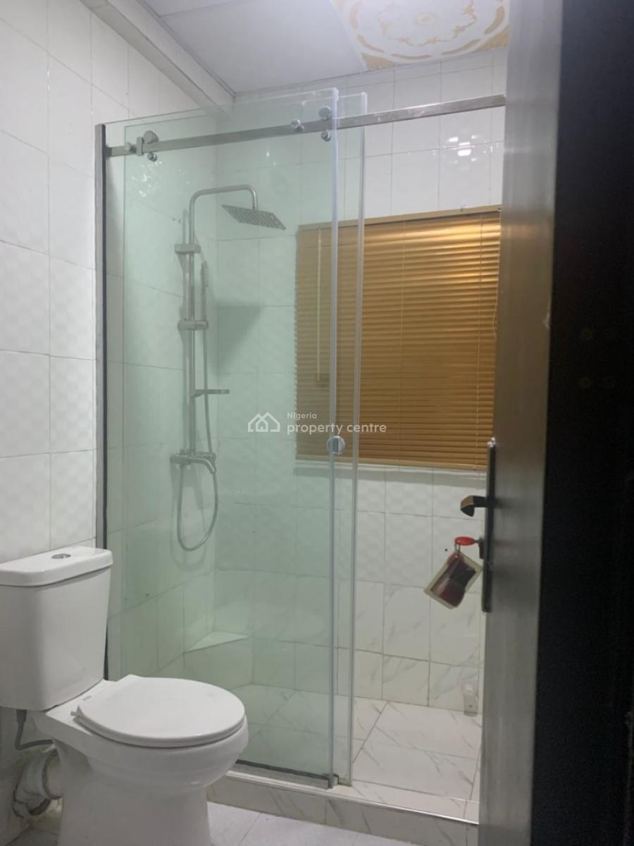 a 3 Bedroom Apartment at Surulere, Lagos State., Bode Thomas, Surulere, Lagos, Flat / Apartment for Rent