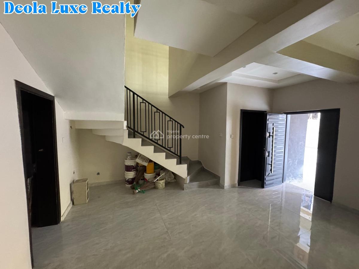 a Very Spacious 3 Bedrooms Terraced Duplex with Bq Fully Serviced Esta, By Whitesand School, 10 Min Drive to Eko Hotel Via The Coastal Road, Ikate, Lekki, Lagos, Terraced Duplex for Rent