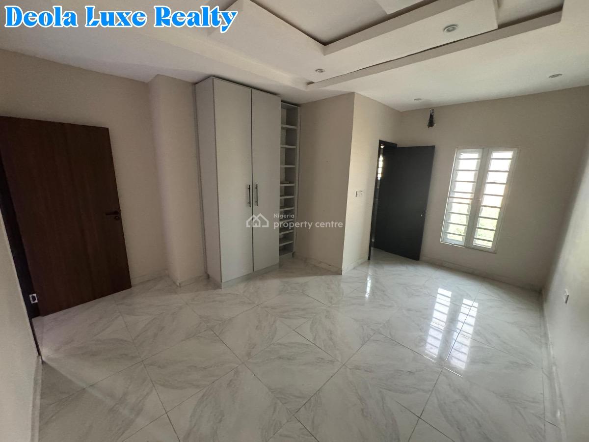 a Very Spacious 3 Bedrooms Terraced Duplex with Bq Fully Serviced Esta, By Whitesand School, 10 Min Drive to Eko Hotel Via The Coastal Road, Ikate, Lekki, Lagos, Terraced Duplex for Rent