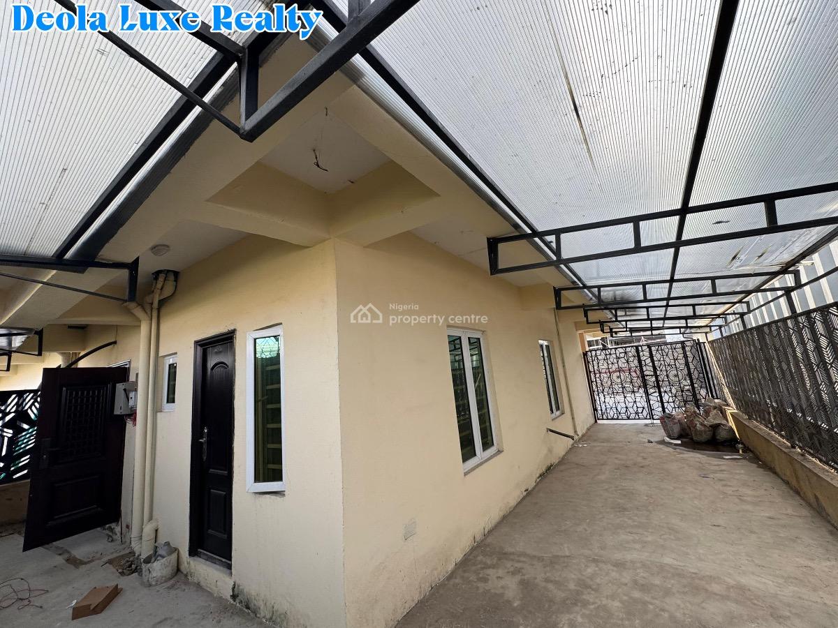 a Very Spacious 3 Bedrooms Terraced Duplex with Bq Fully Serviced Esta, By Whitesand School, 10 Min Drive to Eko Hotel Via The Coastal Road, Ikate, Lekki, Lagos, Terraced Duplex for Rent