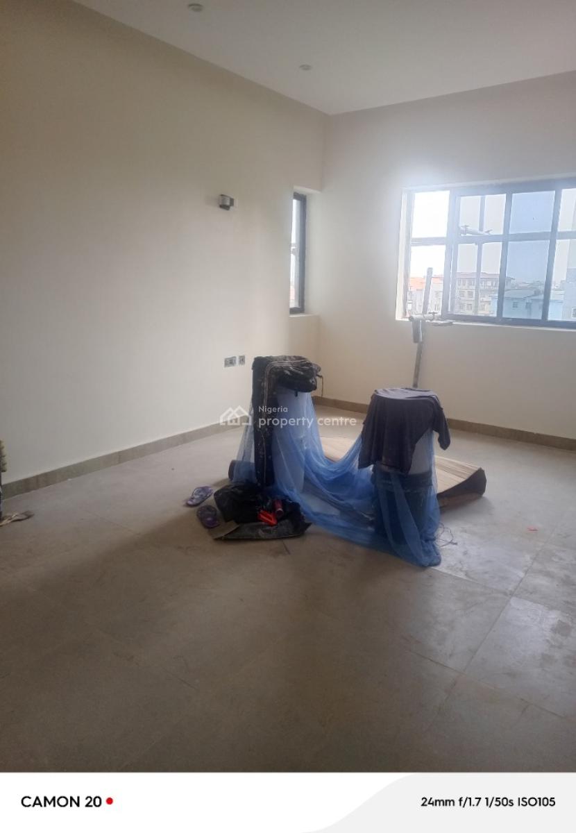 Exclusive 3bedroom with Bq Upstairs and Downstairs Personal Prepaid Me, Yaba, Lagos, Flat / Apartment for Sale