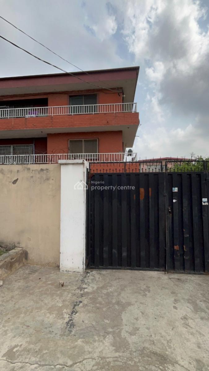 Mixed Used Solid 6 Units of 3 Bedroom Apartment Available, Onike Yaba, Onike, Yaba, Lagos, Block of Flats for Sale