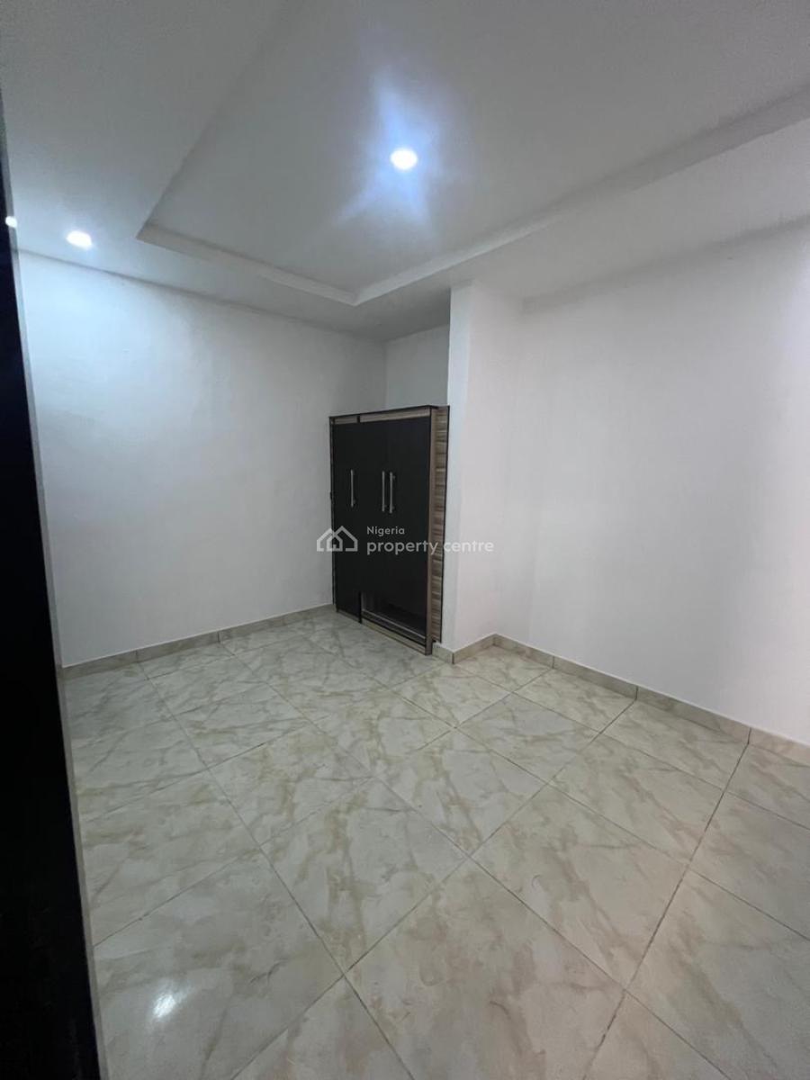 Nicely Built 2 Bedrooms Apartment, Lekki Phase 1, Lekki, Lagos, Flat / Apartment for Rent