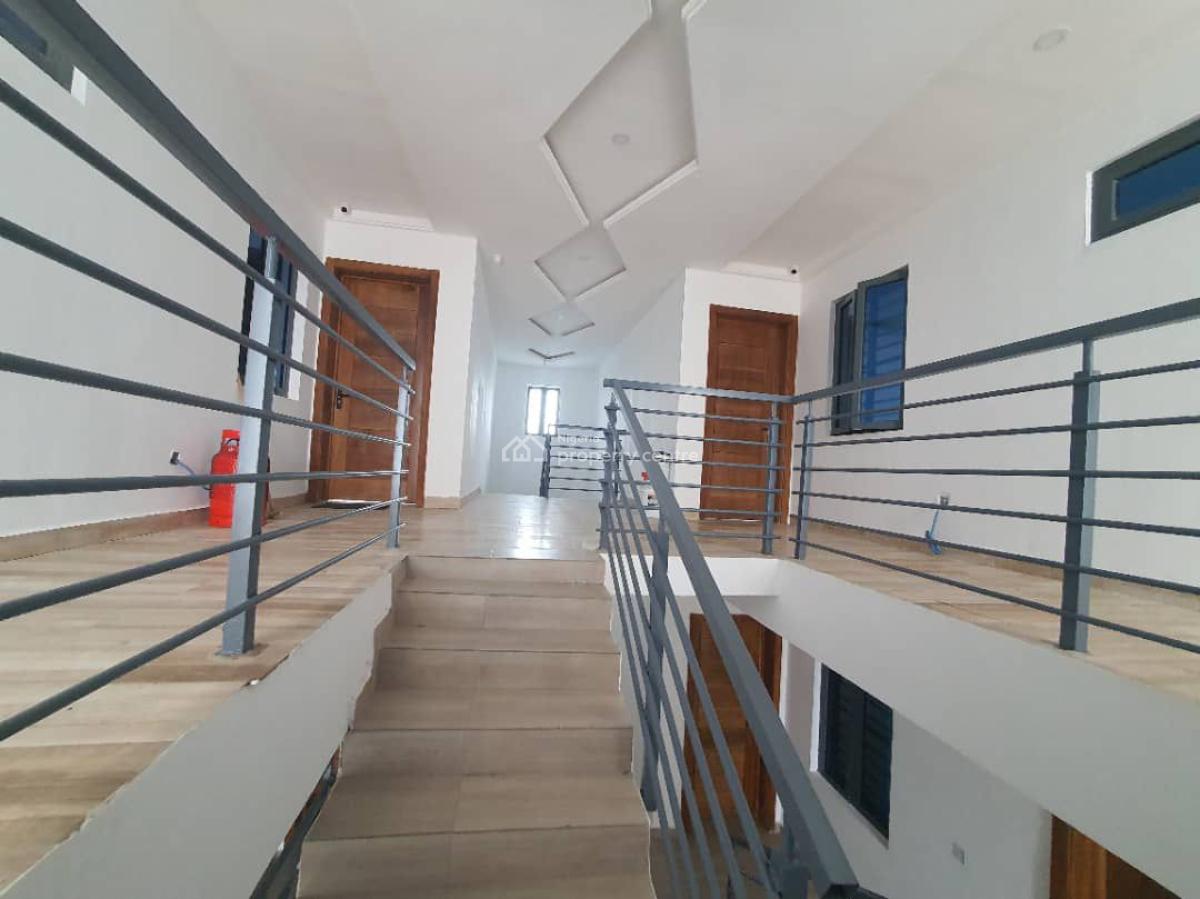 Standard Luxury & Serviced 3 Bedroom Apartment Upstairs, Ilasan, Ikate, Lekki, Lagos, Flat / Apartment for Sale