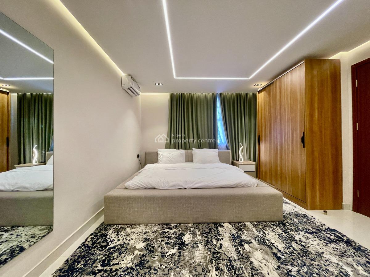 Nicely Furnished 3 Bedroom Apartment, Lekki Phase 1, Lekki, Lagos, Flat / Apartment Short Let