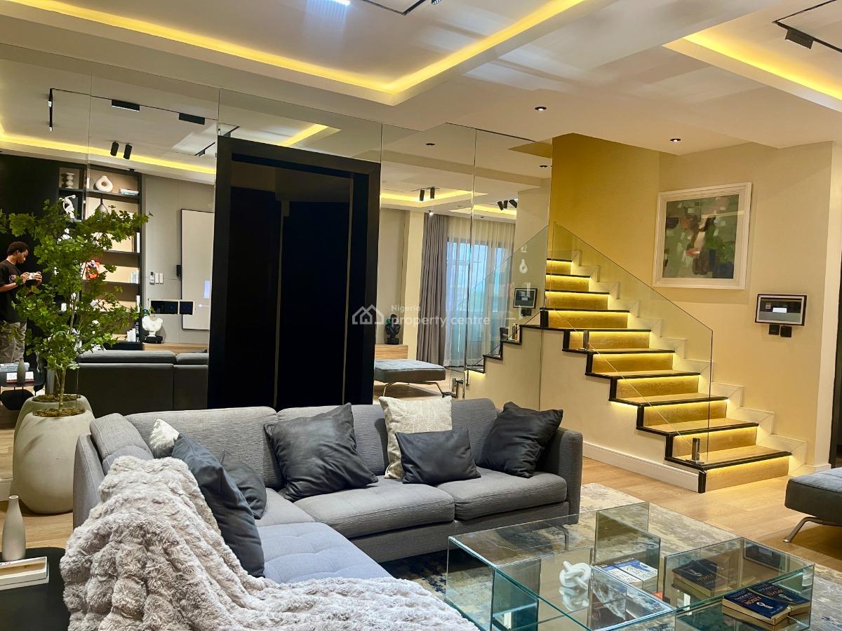 Nicely Furnished 3 Bedroom Apartment, Lekki Phase 1, Lekki, Lagos, Flat / Apartment Short Let