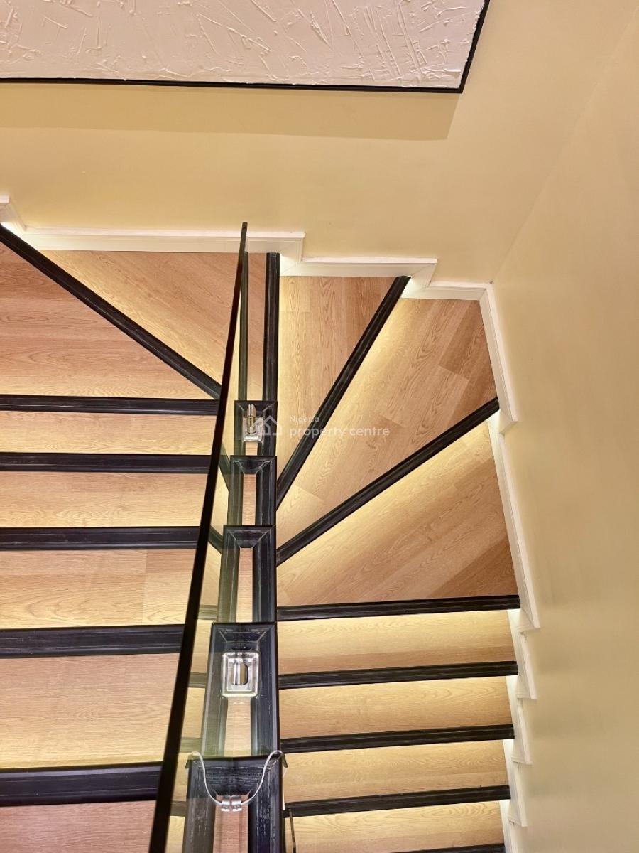 Nicely Furnished 3 Bedroom Apartment, Lekki Phase 1, Lekki, Lagos, Flat / Apartment Short Let