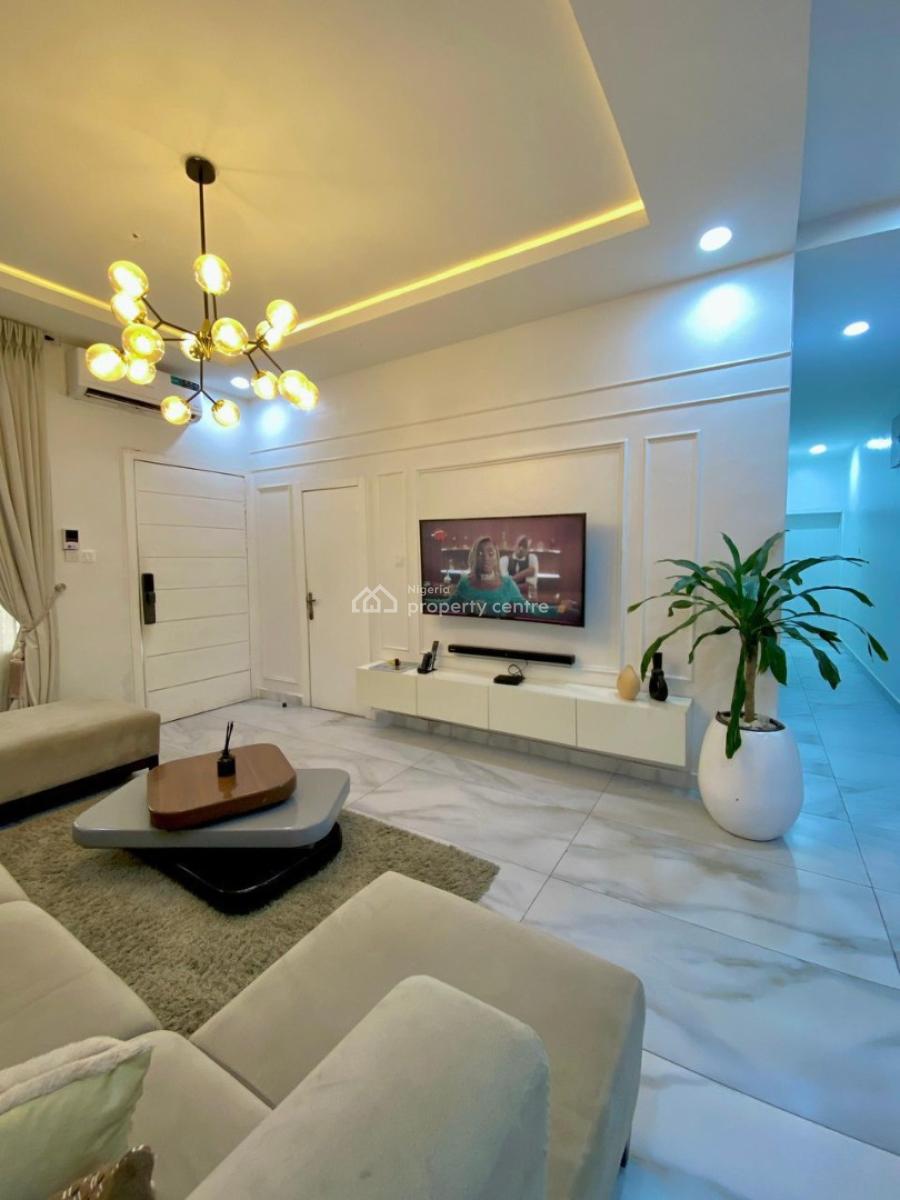 Luxury Minimalist 3 Bedroom Apartment with Housekeeping and Snooker, Lekki, Lagos, Flat / Apartment Short Let