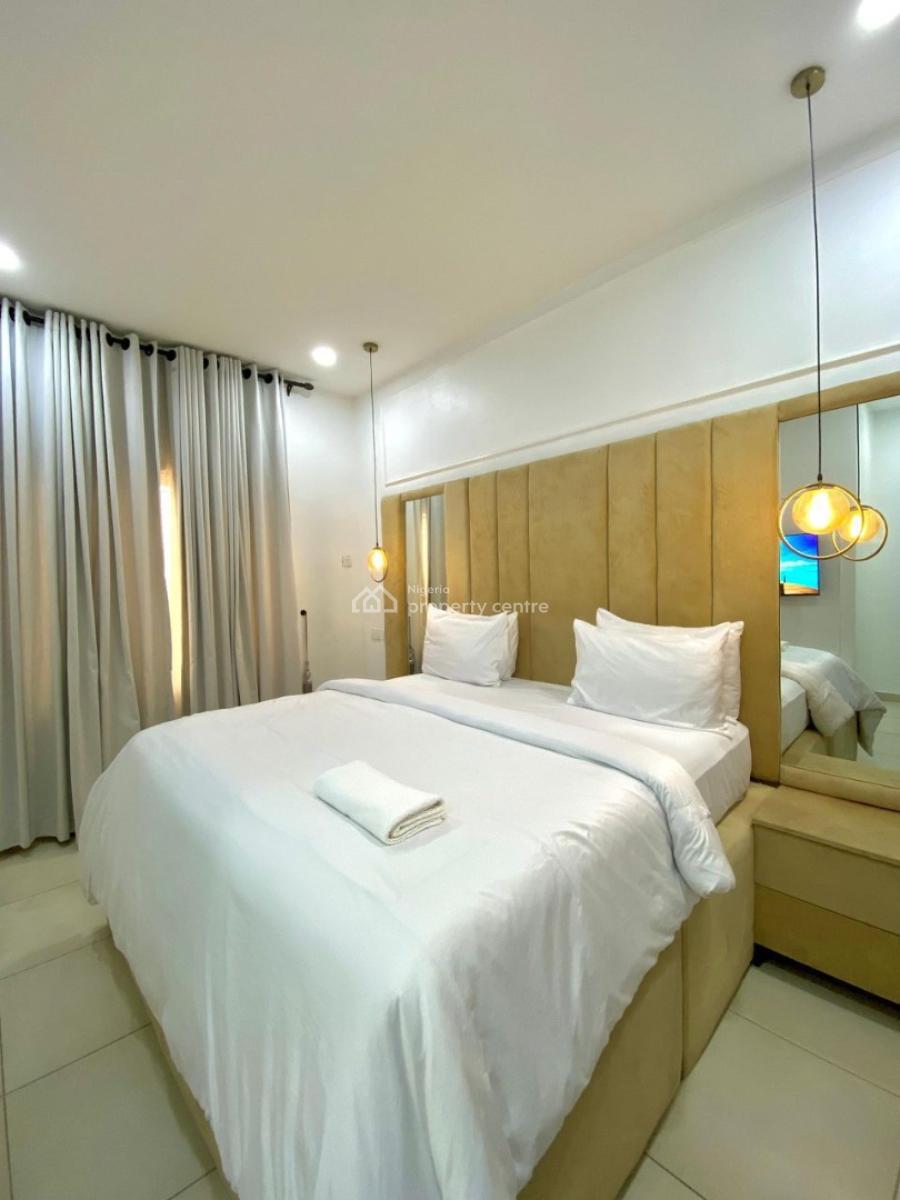 Luxury Minimalist 3 Bedroom Apartment with Housekeeping and Snooker, Lekki, Lagos, Flat / Apartment Short Let