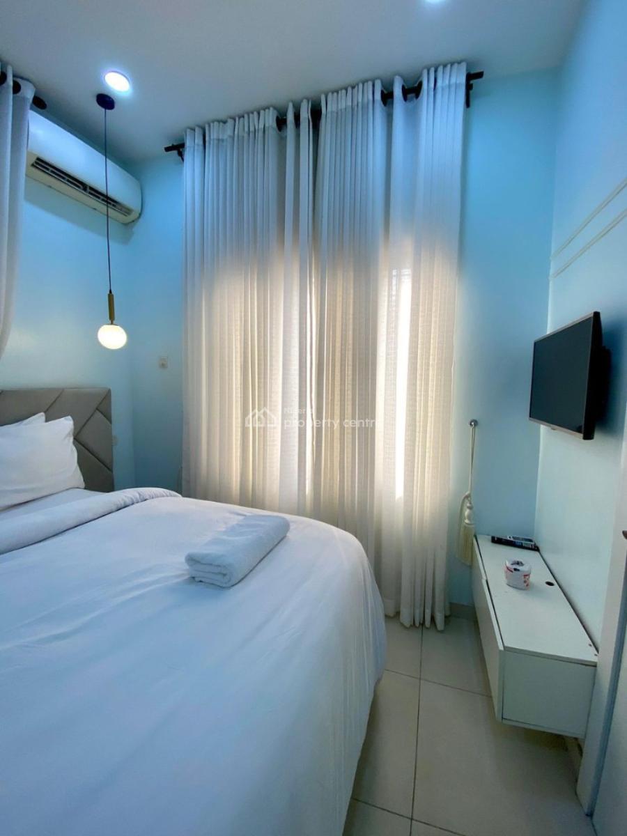 Luxury Minimalist 3 Bedroom Apartment with Housekeeping and Snooker, Lekki, Lagos, Flat / Apartment Short Let