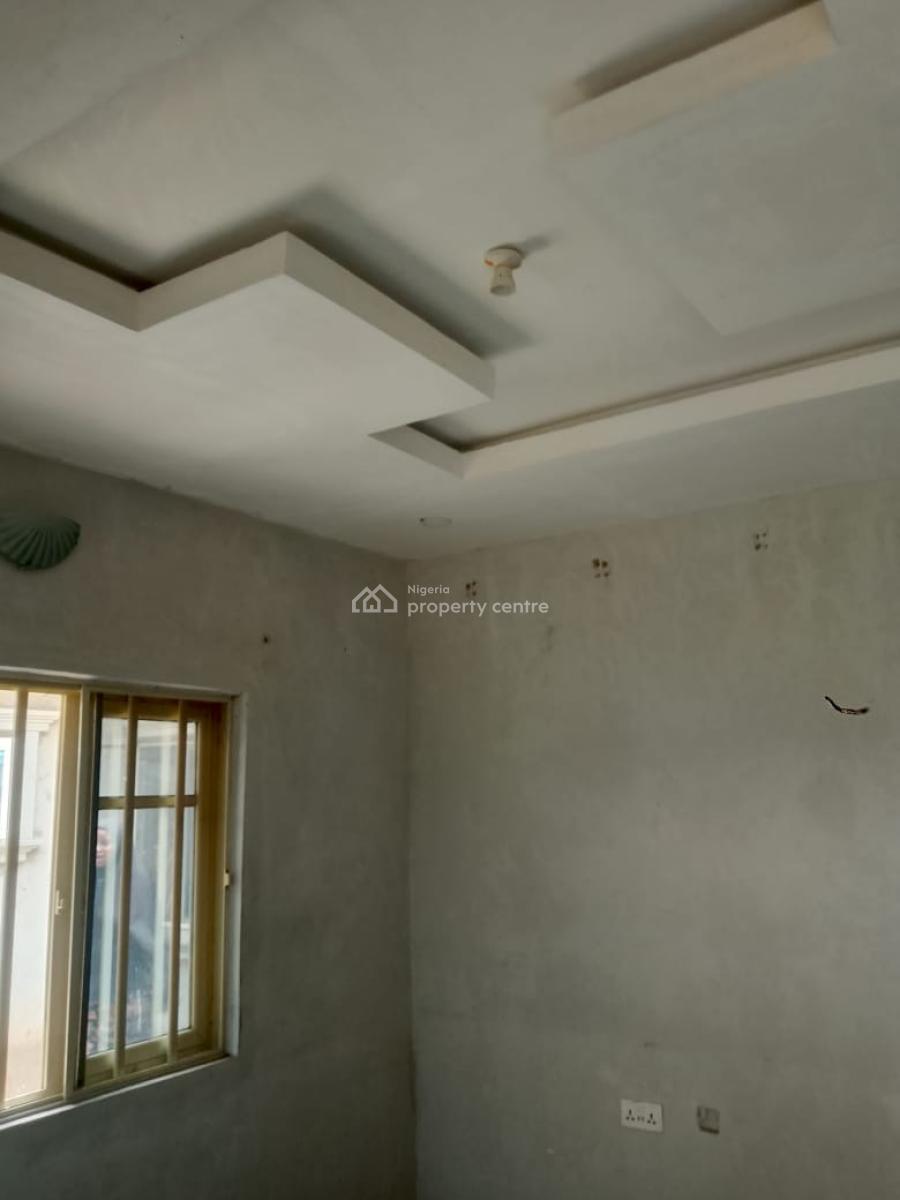 a Luxury Room and Parlor Self Contain, Lucky Fiber Road, Ikorodu, Lagos, Flat / Apartment for Rent