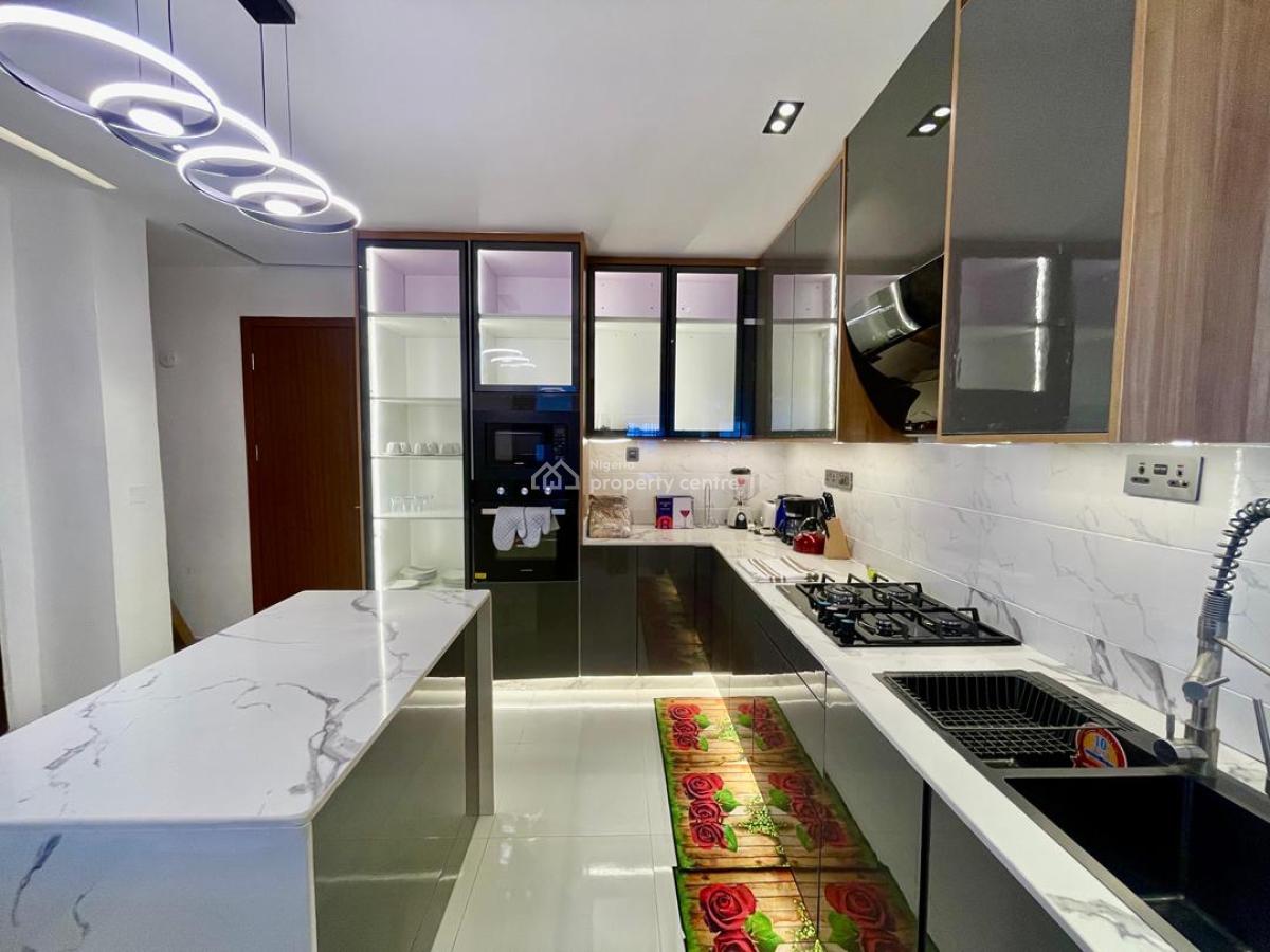 Modern & Refined 3-bedroom Maisonette, Lekki, Lagos, Flat / Apartment Short Let