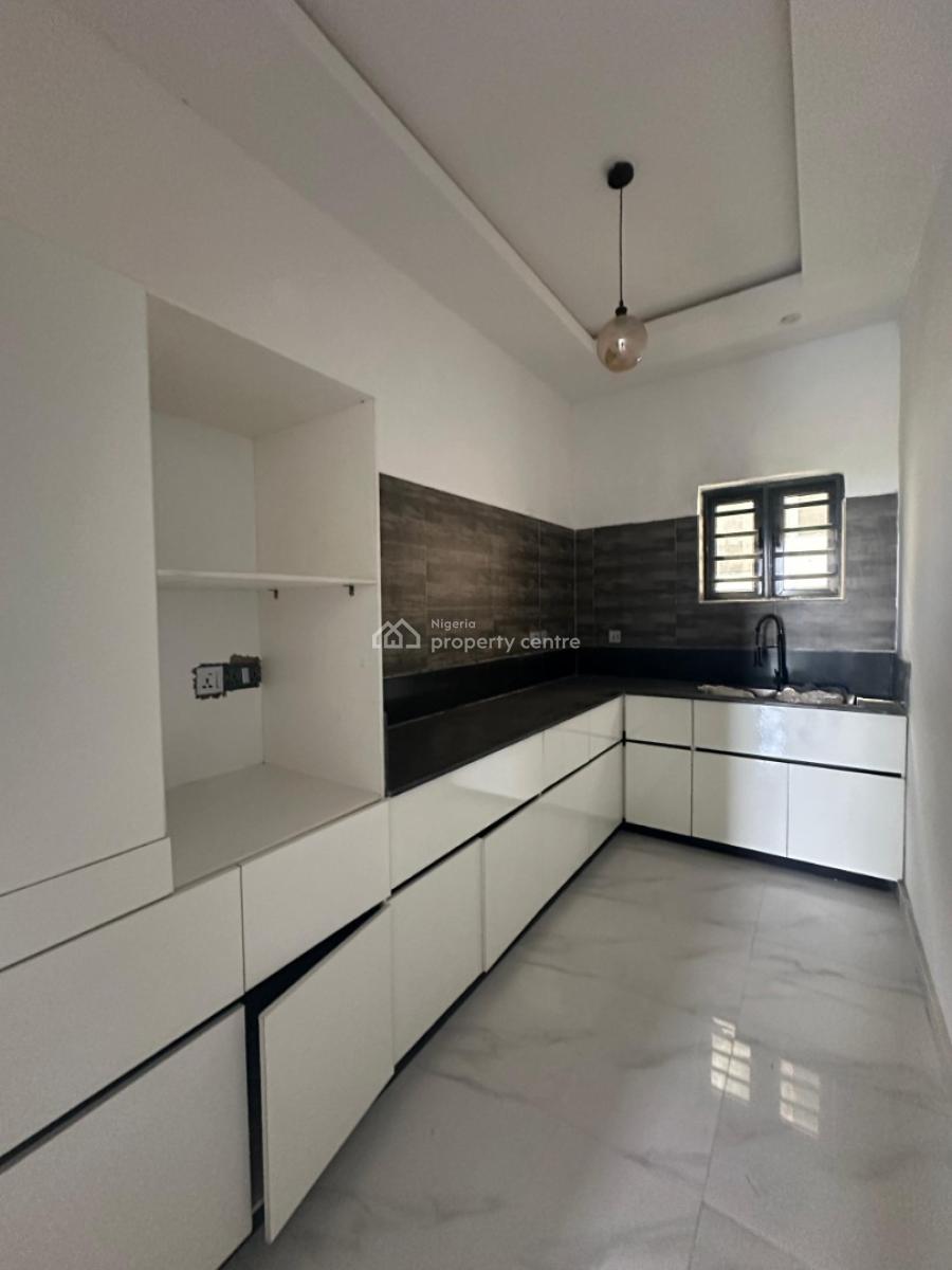 Gorgeous 4 Bedroom Terrace Duplex, Chevron, Lekki, Lagos, Terraced Duplex for Sale