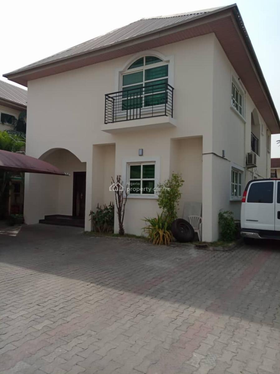 Newly Renovated 5 Beds with 2room Bq, Lekki Phase 1, Lekki, Lagos, Detached Duplex for Rent