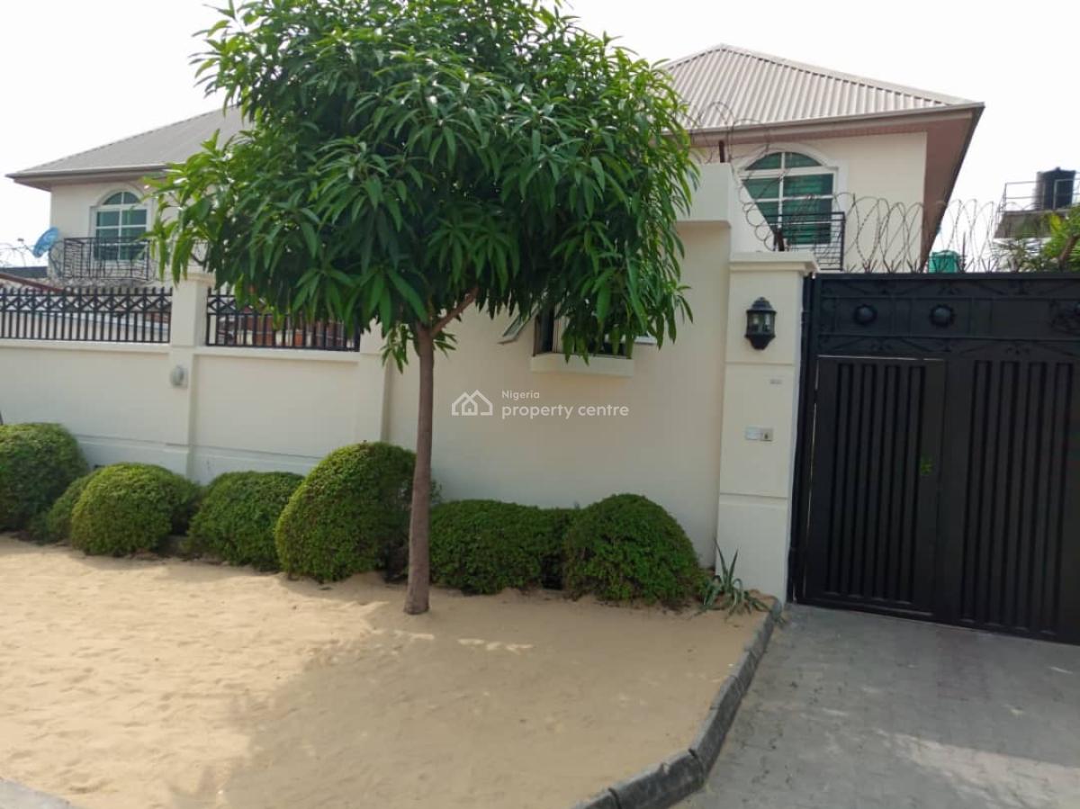 Newly Renovated 5 Beds with 2room Bq, Lekki Phase 1, Lekki, Lagos, Detached Duplex for Rent