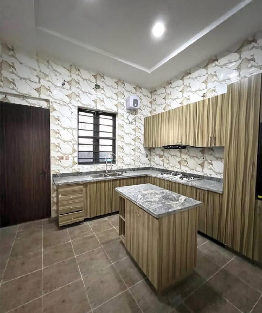 4 𝐁𝐄𝐃𝐑𝐎𝐎𝐌 𝐒𝐄𝐌𝐈 𝐃𝐄𝐓𝐀𝐂𝐇𝐄𝐃 𝐃𝐔𝐏𝐋ex, Orchid, Lekki, Lagos, Semi-detached Duplex for Rent