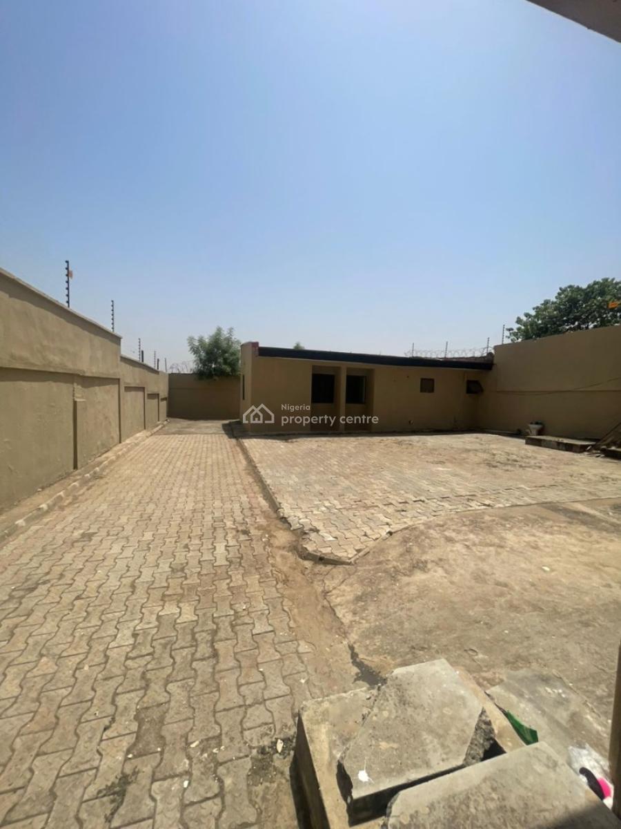 Standard 5 Bedroom Semi Detached Stand Alone Duplex with 2 Room Bq, Maitama District, Abuja, Semi-detached Duplex for Rent