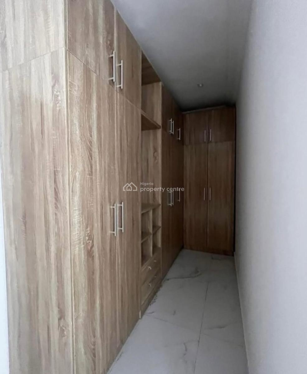 Serviced with 24/7 Power Supply 4 Bedroom En-suite Townhouse with an E, Lekki Phase 1, Lekki, Lagos, Terraced Duplex for Rent