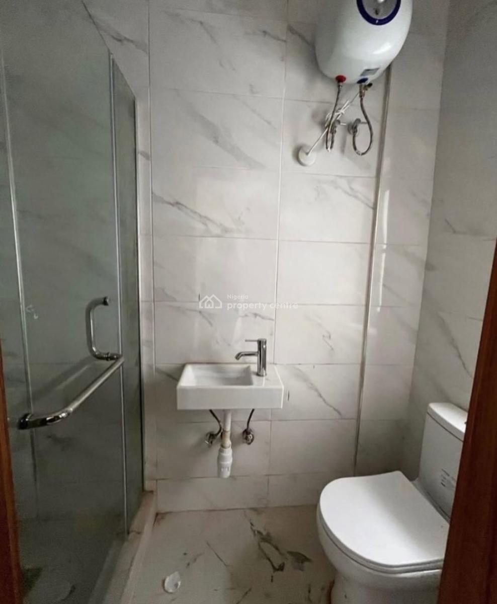 Serviced with 24/7 Power Supply 4 Bedroom En-suite Townhouse with an E, Lekki Phase 1, Lekki, Lagos, Terraced Duplex for Rent