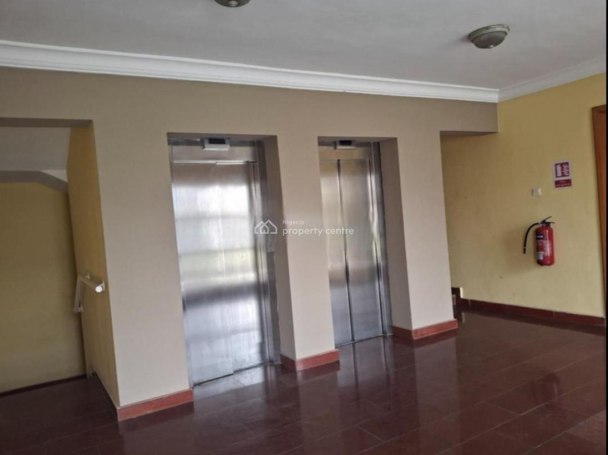 3 Bedroom Luxury Flat with 1 Room Bq, Lekki Phase 1, Lekki, Lagos, Flat / Apartment for Rent