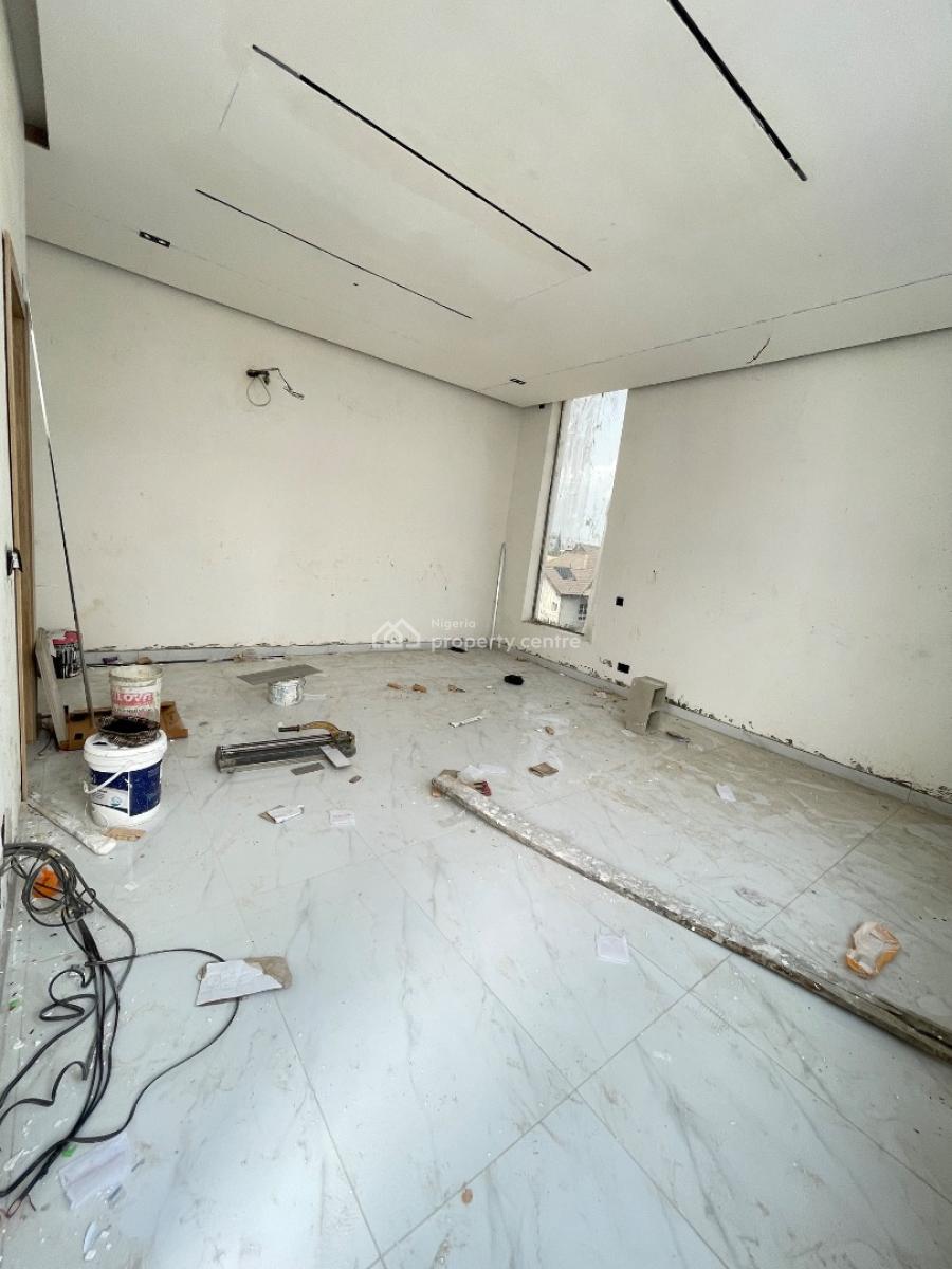 4 Bedroom Terrace Luxury Service Apartment, Lekki Right, Lekki Phase 1, Lekki, Lagos, Terraced Duplex for Sale