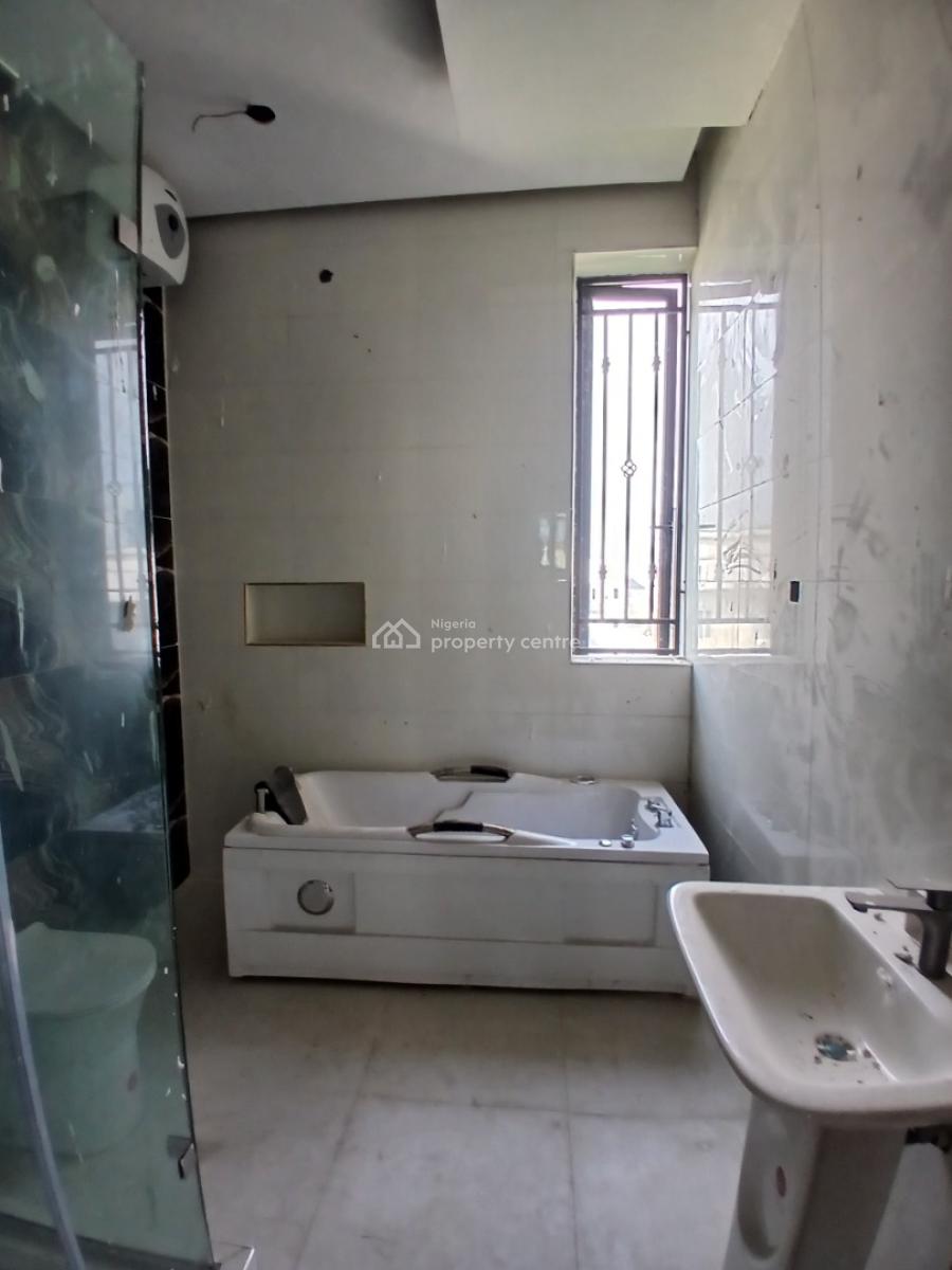 Newly Built and Well-finished and Serviced 3 Bedroom En-suite Flat. It, Ikate Elegushi, Lekki, Lagos, Flat / Apartment for Sale