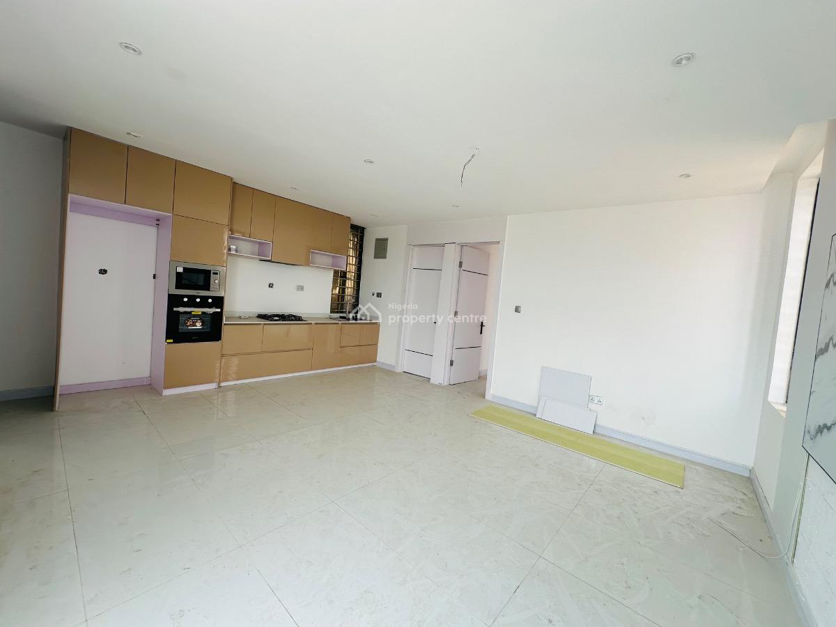 Distress 2bedroom Apartment, Ologolo, Lekki, Lagos, Flat / Apartment for Sale