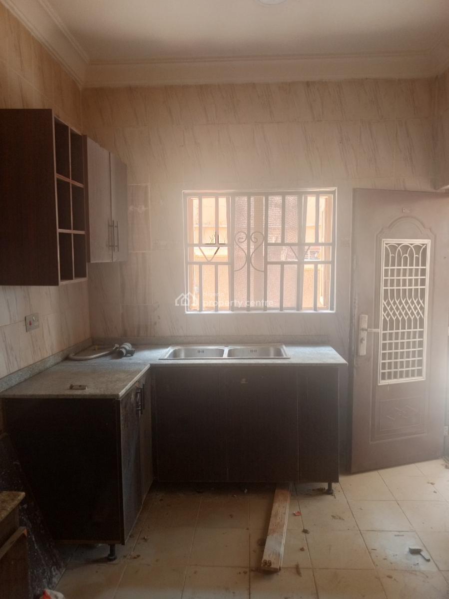 Newly Vacated 3 Bedroom Flat, Close to Maitama, Katampe, Abuja, Flat / Apartment for Rent