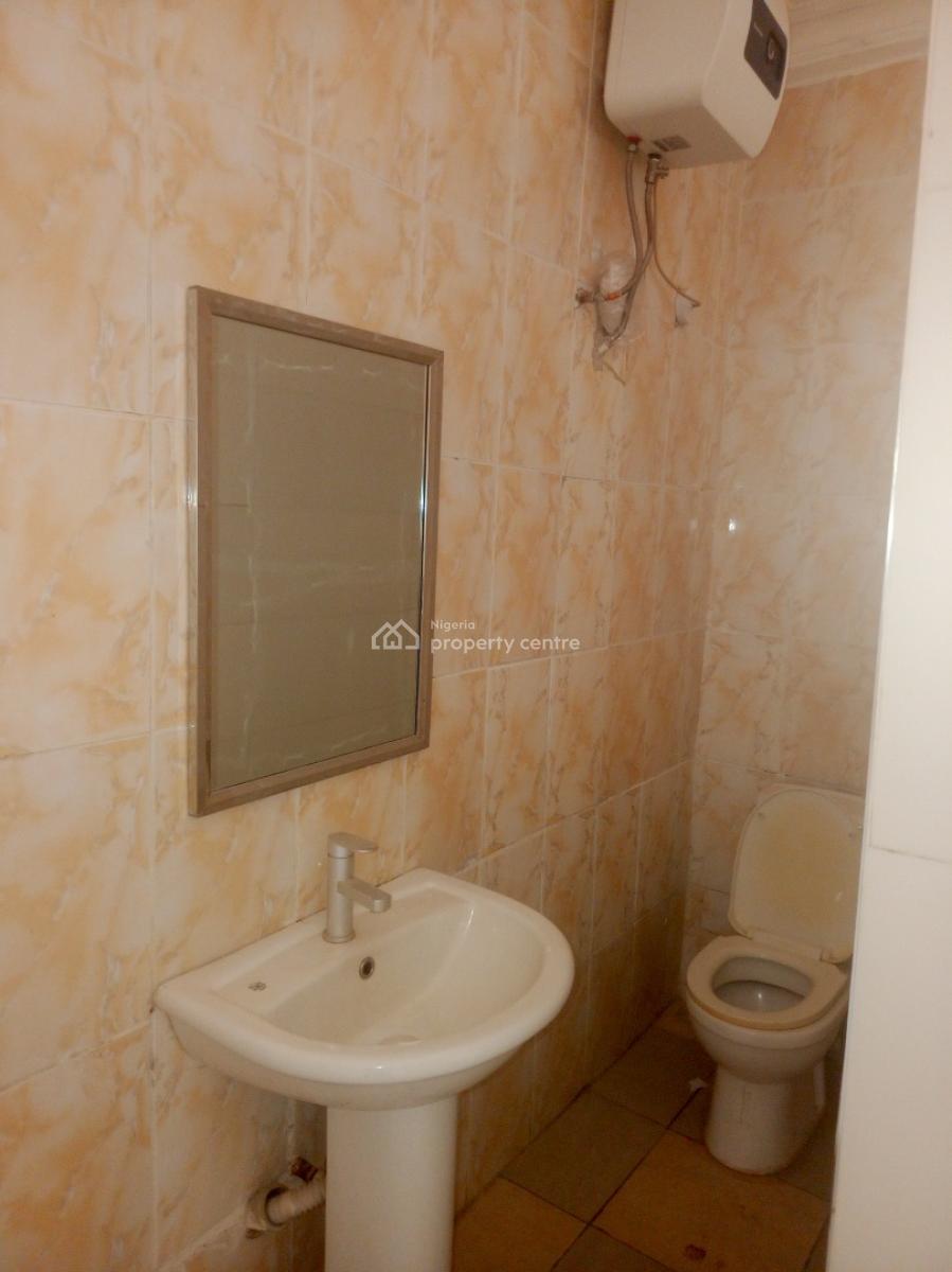 Newly Vacated 3 Bedroom Flat, Close to Maitama, Katampe, Abuja, Flat / Apartment for Rent