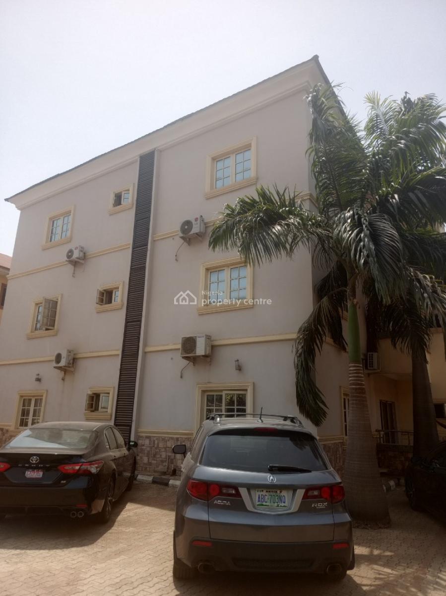 Newly Vacated 3 Bedroom Flat, Close to Maitama, Katampe, Abuja, Flat / Apartment for Rent