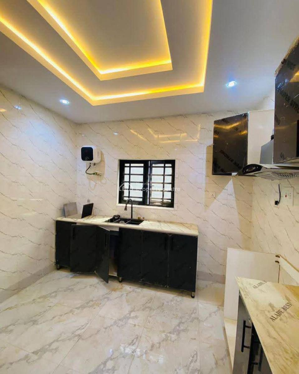 Sweetly Built 4 Bedroom Terraced Duplex, Kolapo Ishola Gra, Akobo, Ibadan, Oyo, Terraced Duplex for Sale