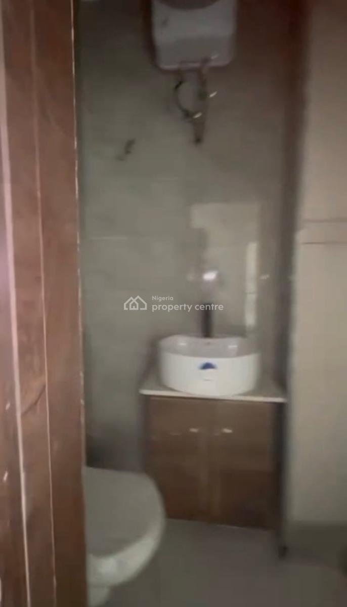 a Spacious 2 Bedroom Apartment, Chisco, Ikate, Lekki, Lagos, Flat / Apartment for Rent