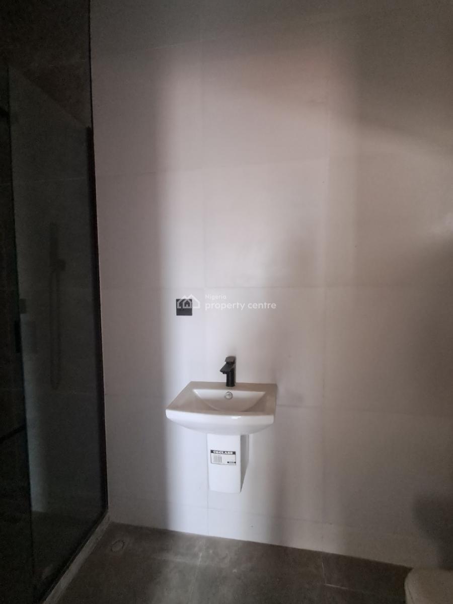 Exquisite 2 Bedroom Apartment Plus Bq in a Secured Estate, Exquisite 2 Bedroom Apartment Plus Bq in a Secured Estate, Lekki Phase 1, Lekki, Lagos, Flat / Apartment for Sale