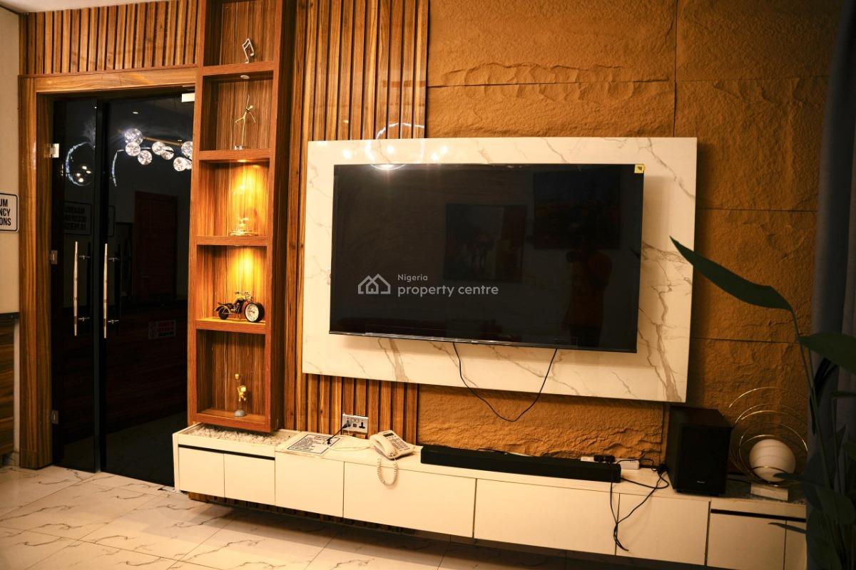 Nicely Furnished 3 Bedroom Apartment, Airport Road, Oredo, Edo, Flat / Apartment Short Let