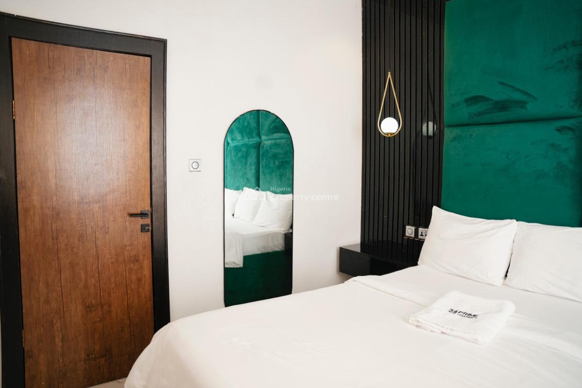 Nicely Furnished 3 Bedroom Apartment, Airport Road, Oredo, Edo, Flat / Apartment Short Let