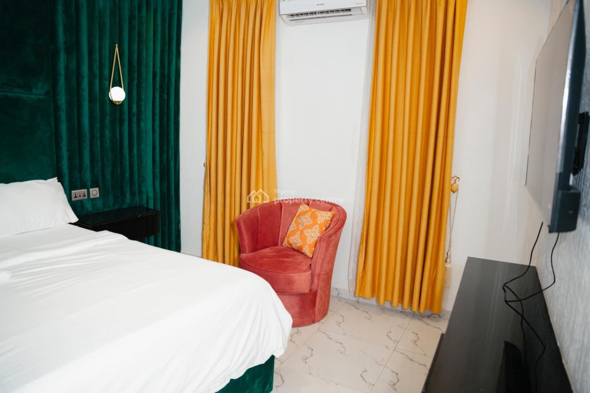 Nicely Furnished 3 Bedroom Apartment, Airport Road, Oredo, Edo, Flat / Apartment Short Let