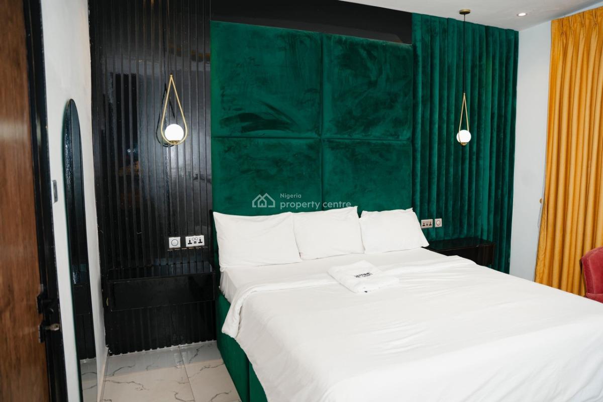 Nicely Furnished 3 Bedroom Apartment, Airport Road, Oredo, Edo, Flat / Apartment Short Let