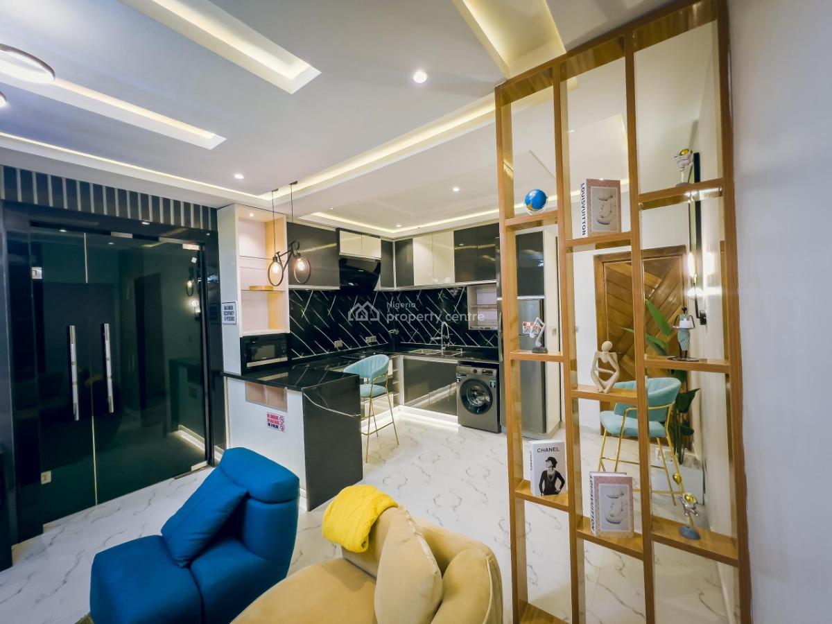 Nicely Furnished 2 Bedroom Apartment, Airport Road, Oredo, Edo, Flat / Apartment Short Let