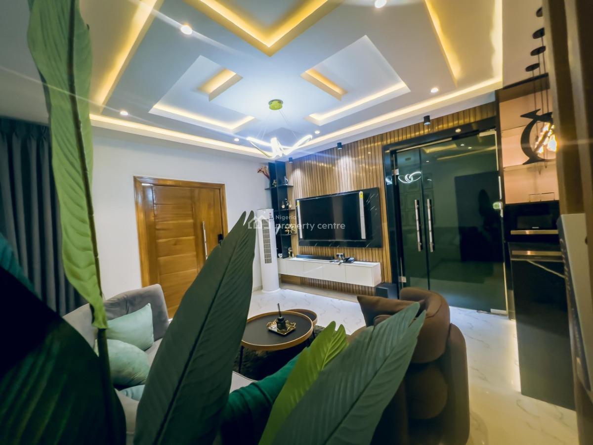 Nicely Furnished 2 Bedroom Apartment, Airport Road, Benin, Oredo, Edo, Flat / Apartment Short Let