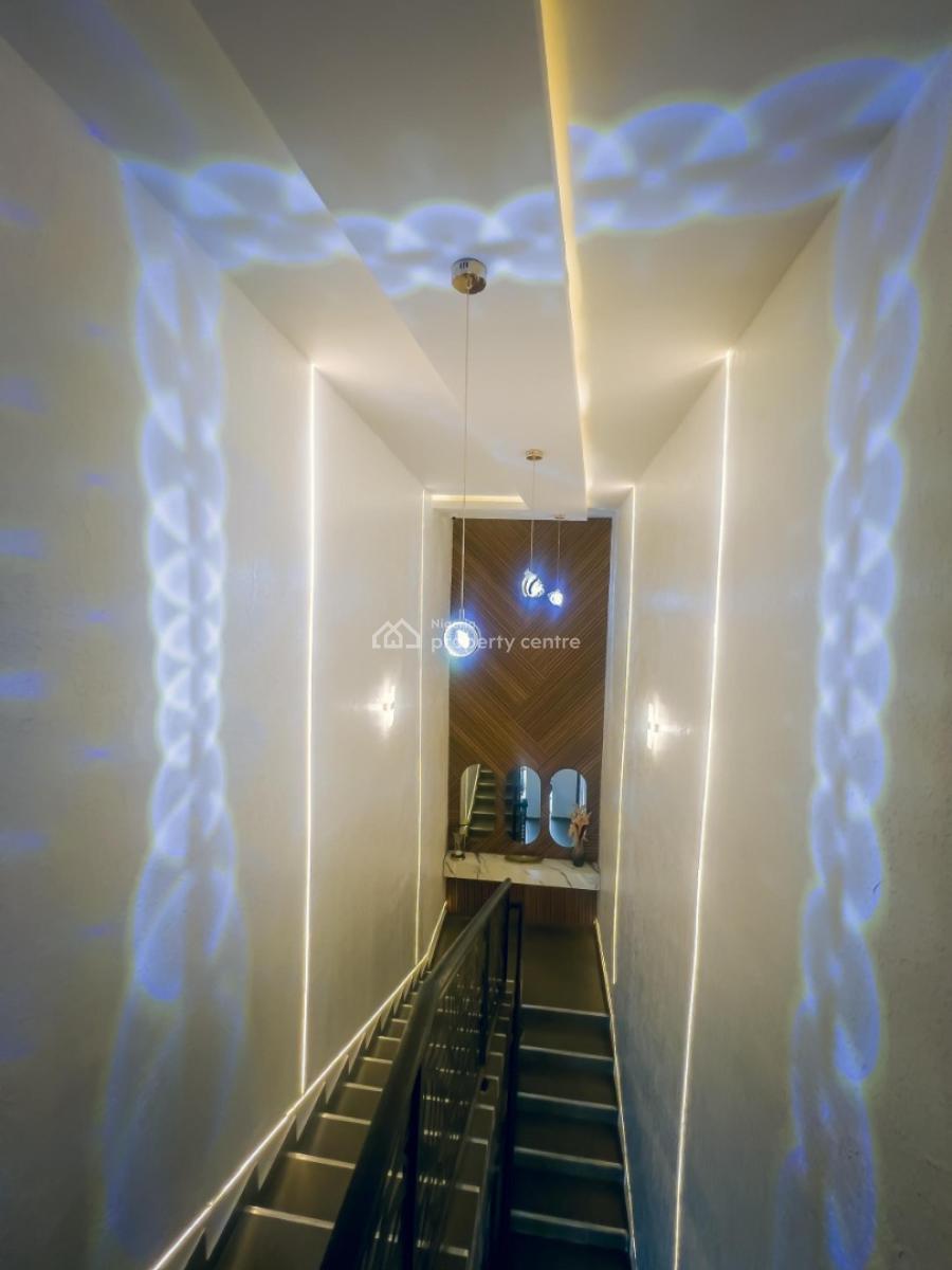 Nicely Furnished 3 Bedroom Apartment, Airport Road, Benin, Oredo, Edo, Flat / Apartment Short Let