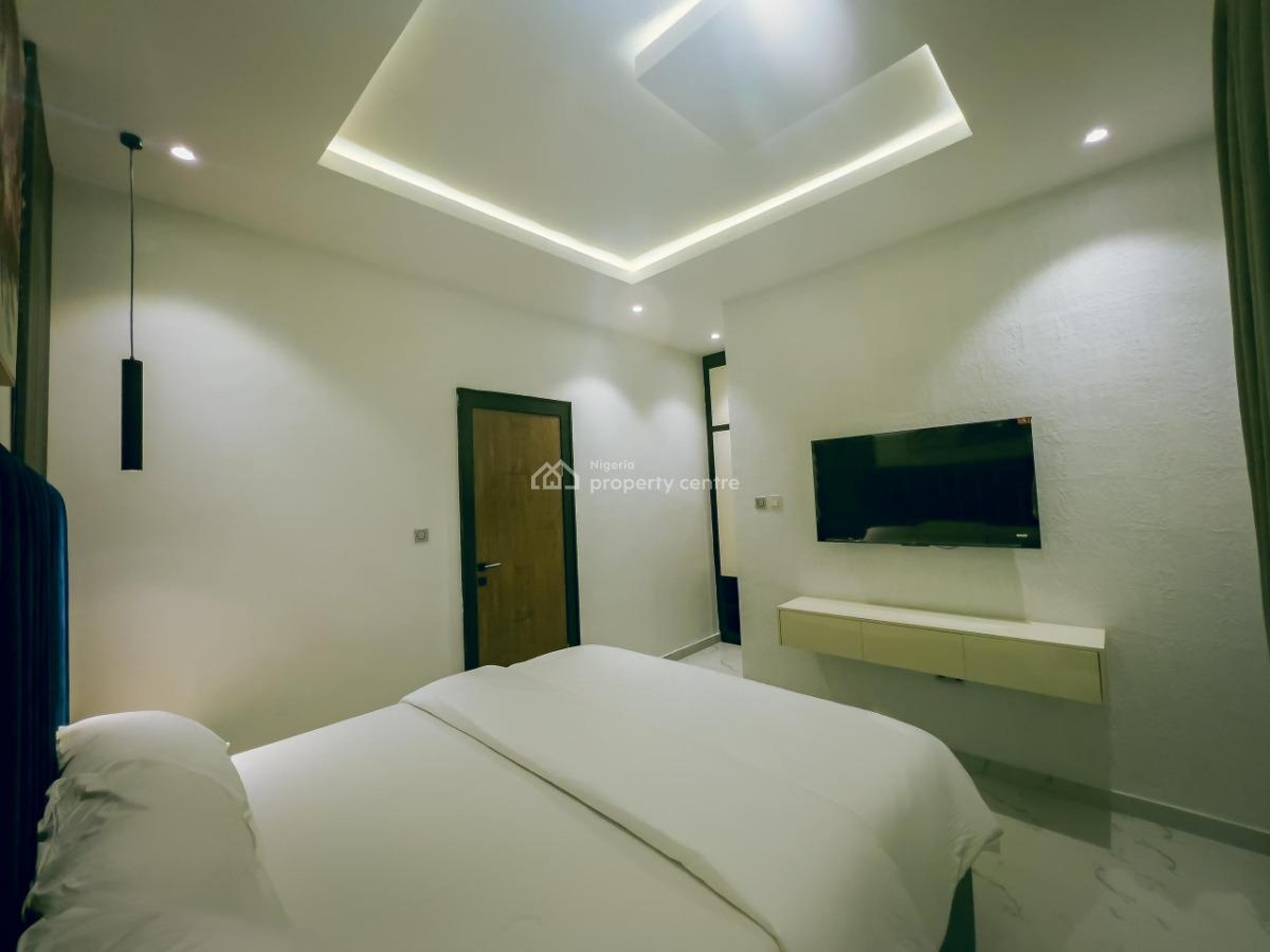 Nicely Furnished 3 Bedroom Apartment, Airport Road, Benin, Oredo, Edo, Flat / Apartment Short Let